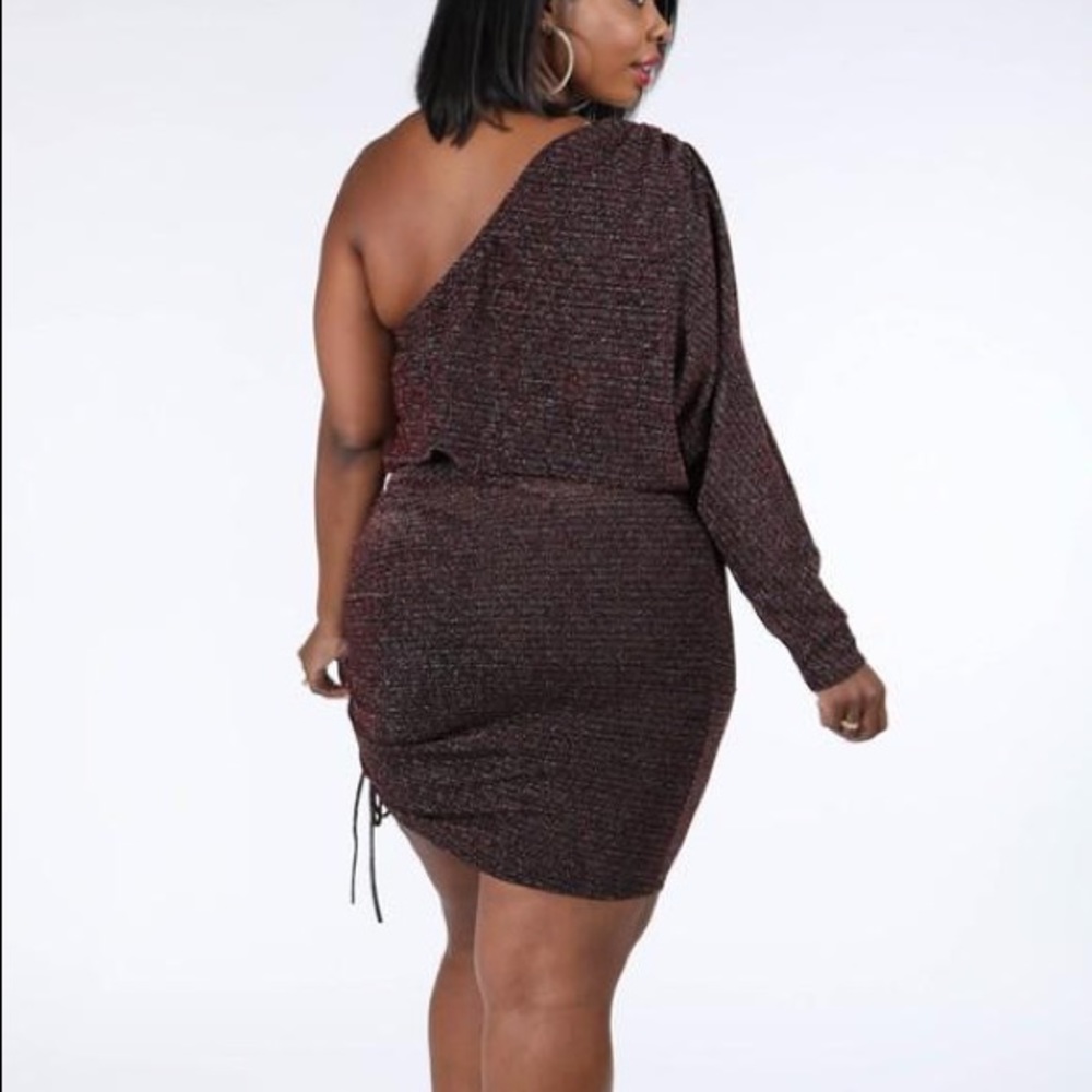 Plus Size Glitter Runched Mini Dress - Picture 5 of 9